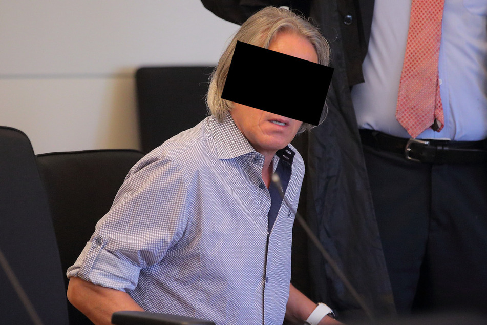 Andreas H. (59) sitzt zum ersten Mal in seinem Leben auf einer Anklagebank und kämpft darum, nicht in Haft zu müssen.