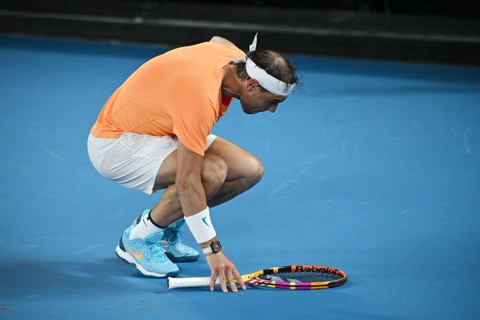 Rafael Nadal (36) griff sich immer wieder an die schmerzende Stelle in Höhe der linken Hüfte.