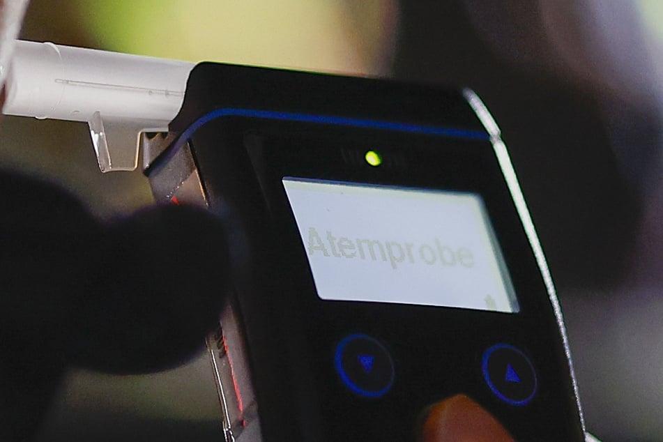 Mit 2,81 Promille verursachte ein Autofahrer bei Dachwig einen Unfall beim Auffahren auf die B 176. (Archivfoto)