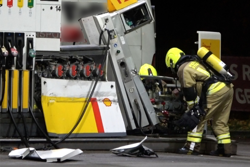 Lkw kracht in Shell-Tankstelle: Explosionsgefahr auf der A14!