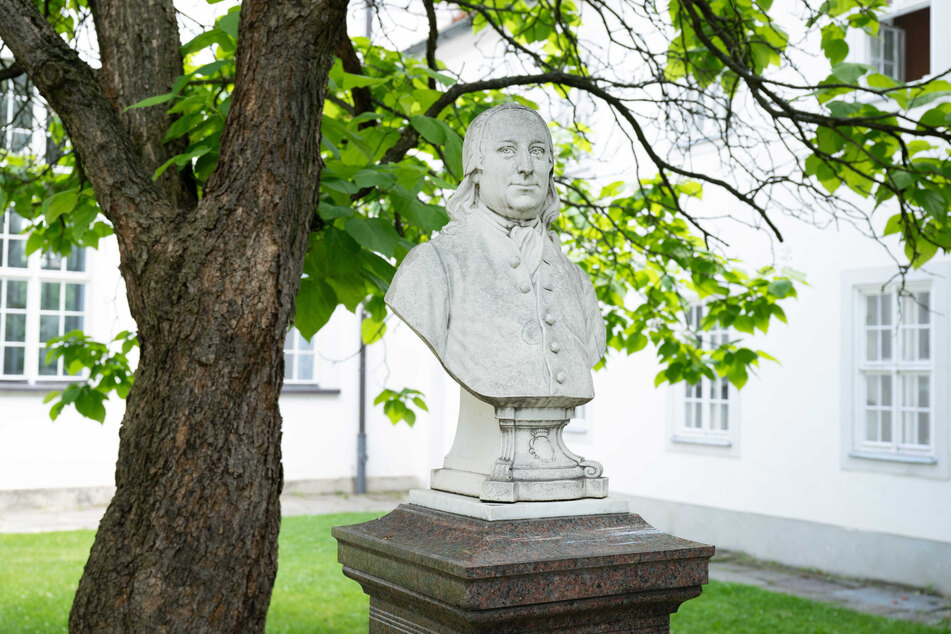 Die Büste von Nikolaus Ludwig Graf von Zinzendorf in Herrnhut.