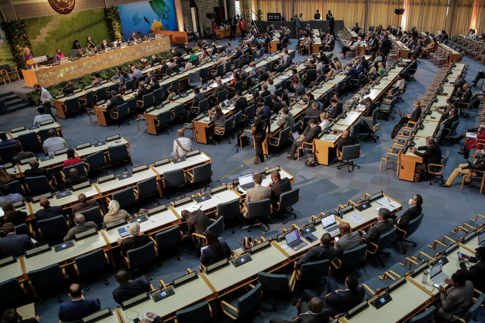 Delegierte nehmen an der UN-Umweltversammlung UNEA am Hauptsitz des UN-Umweltprogramms (UNEP) in Nairobi teil.