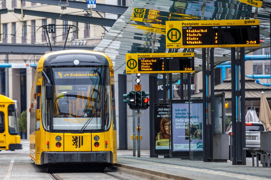 Verkehrsbetriebe fahren Angebot runter: Bus und Bahn nur noch im 15-Minuten-Takt
