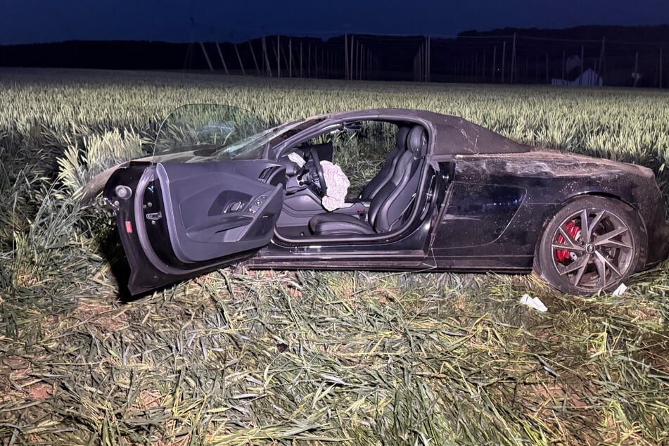 Unfall A9: Unfall auf A9: Audi Sportwagen überschlägt sich mehrfach