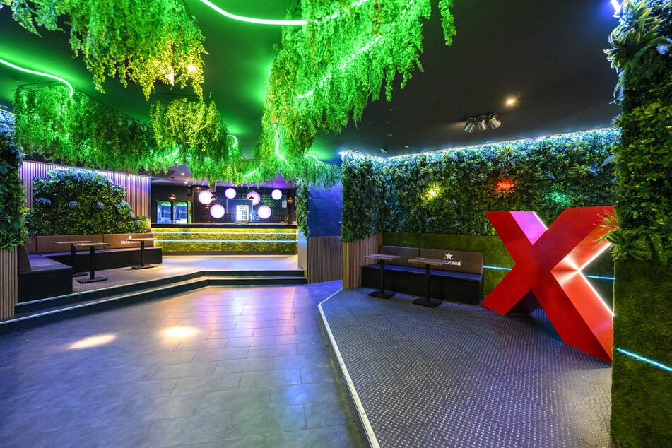 Die Event-Location verfügt über drei Floors und sechs Bars.