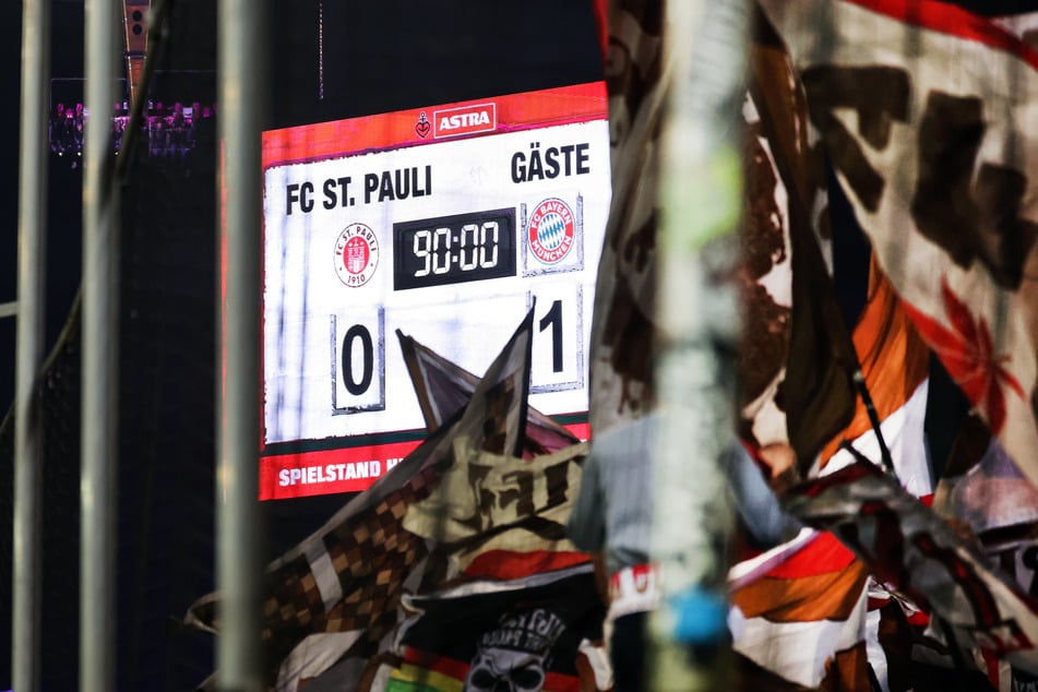 Im letzten Heimspiel gegen die Bayern verloren die Kiezkicker durch einen Sonntagsschuss von Jamal Musiala (23) lediglich 0:1.