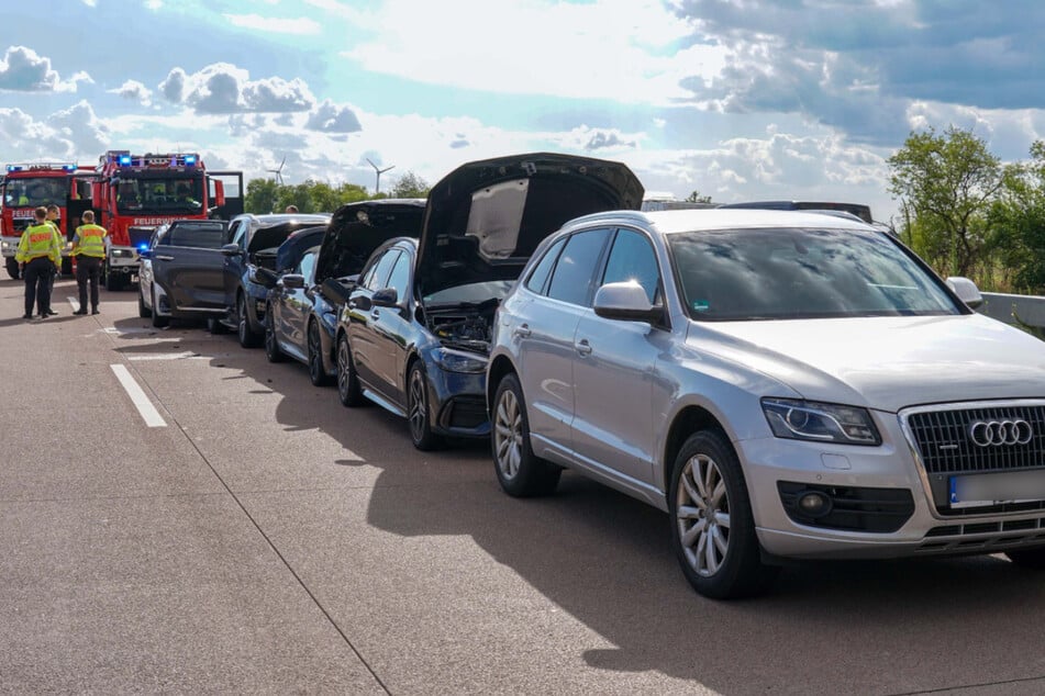 Fünf Autos krachten auf der A9 ineinander.