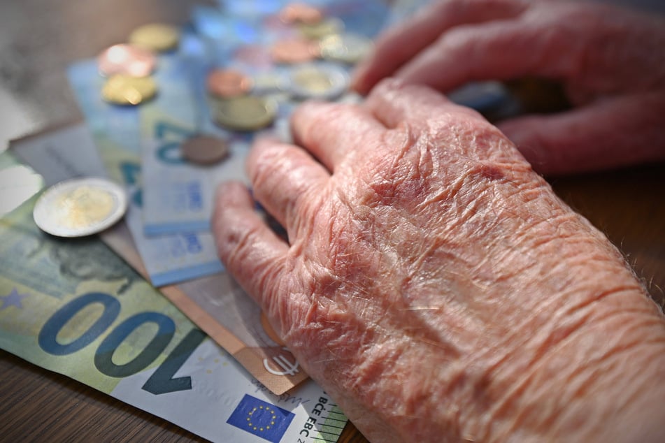 Die Renten im Osten sind niedrig, die Pflegekosten dagegen ähnlich hoch wie im Westen.