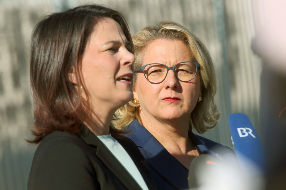 Zwei Vorreiterinnen, wenn es um Feminismus in der deutschen Politik geht: Außenministerin Annalena Baerbock (42, Grüne, l.) und Entwicklungsministerin Svenja Schulze (54, SPD).