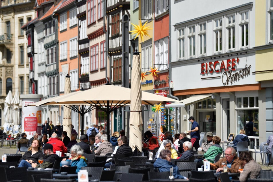 Niedrige Inzidenzen, offene Restaurants, keine weiteren Todesfälle: Die Entwicklung der Corona-Situation in Thüringen ist erfreulich. (Symbolbild)