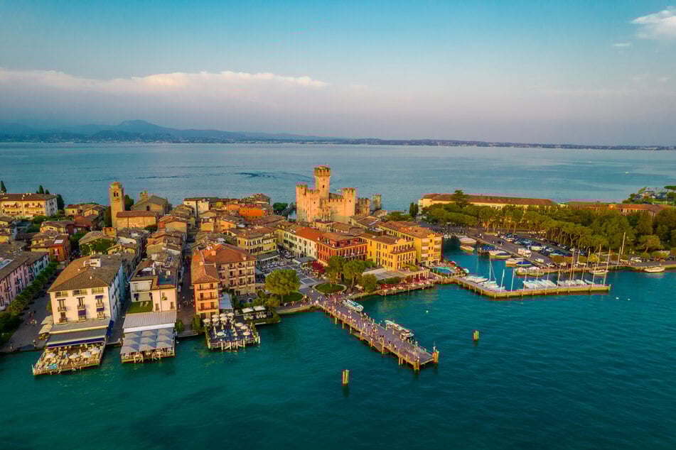 Sirmione ist eine Perle am Gardasee. Im vergangenen Jahr verbuchte der Ort am Südufer fast 1,3 Millionen Übernachtungen, bei gerade einmal 8000 Einwohnern.