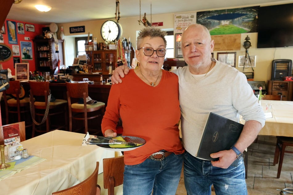 Bald gehen die beiden Wirte Angela Reinhardt (66) und Uwe Schmidt (68) in Rente.