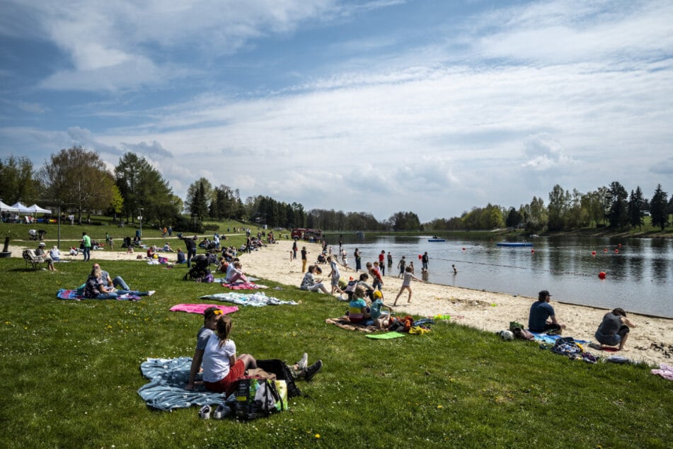 Bei schönem Wetter ist der beliebte Stausee Rabenstein besonders gut besucht.