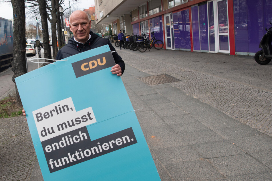 Unter Kai Wegner soll die Bildung in Berlin endlich wieder besser werden. Sie ist eine der Sachen, die laut CDU nicht funktioniert.