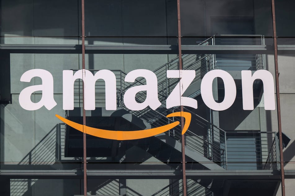 Bei Amazon sollen Tausende Stellen in der Verwaltung gestrichen werden.