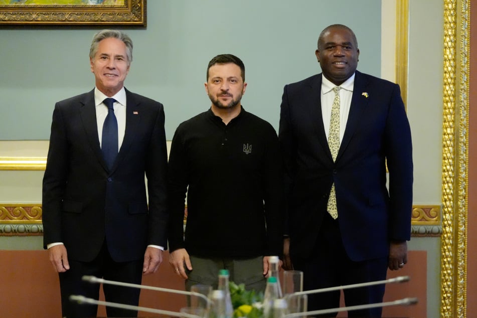 US-Außenminister Antony Blinken (62) und der britische Außenminister David Lammy (52) trafen sich mit dem ukrainischen Präsidenten Wolodymyr Selenskyj (46) in Kiew.