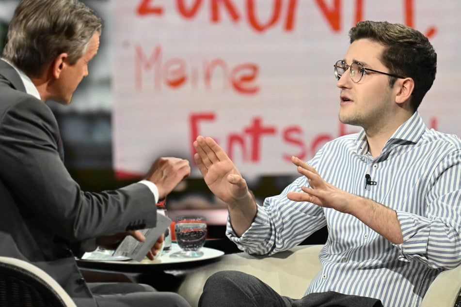 Am Mittwochabend diskutierte Markus Lanz (56, l.) mit Buchautor Ole Nymoen (28).