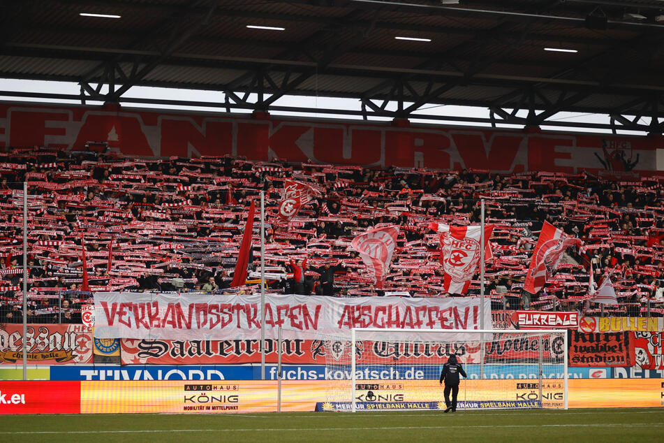 Fans des Halleschen FC wurden nach dem Abpfiff am Samstag angegriffen.