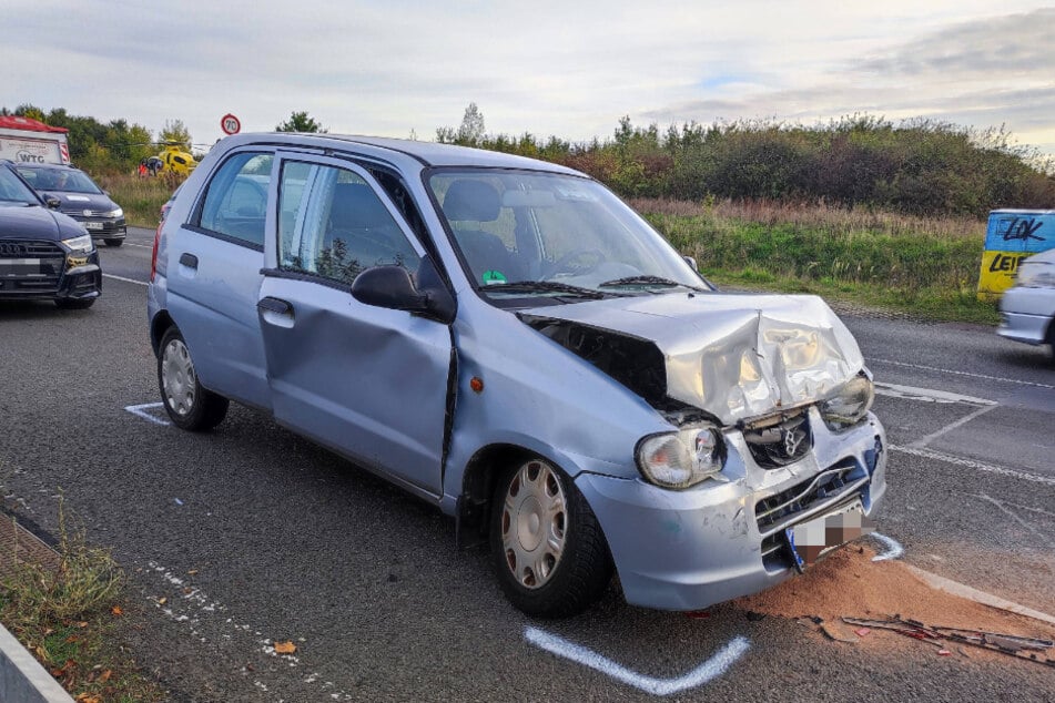 Eines der Fahrzeuge wurde arg in Mitleidenschaft gezogen.