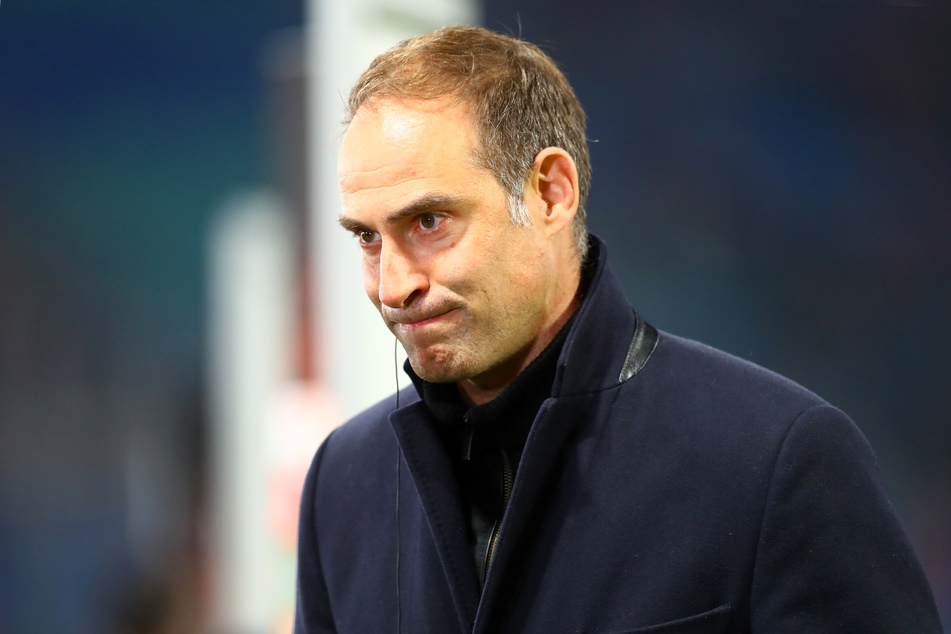RB-Leipzig-Boss Oliver Mintzlaff (46) bittet die Fans noch etwas um Geduld. Der neue Sportchef soll am Ende der Transferperiode verkündet werden.