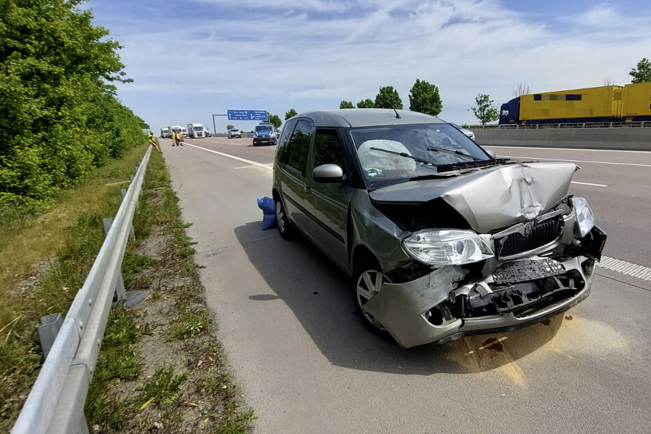 Unfall A9: Auto kracht auf Laster: Ein Verletzter bei Unfall auf der A9
