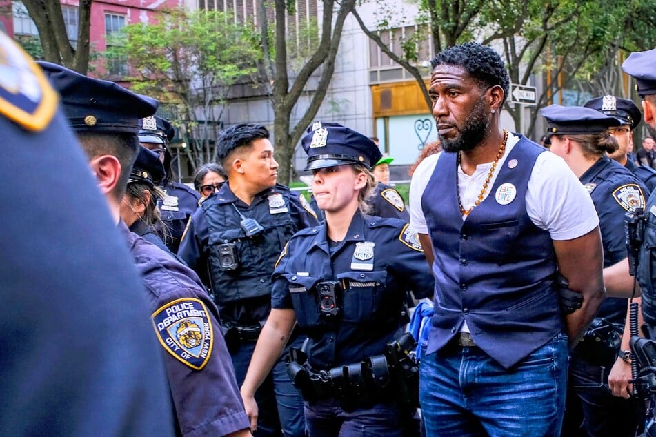 New York lawmakers among dozens arrested during protest at ICE facility