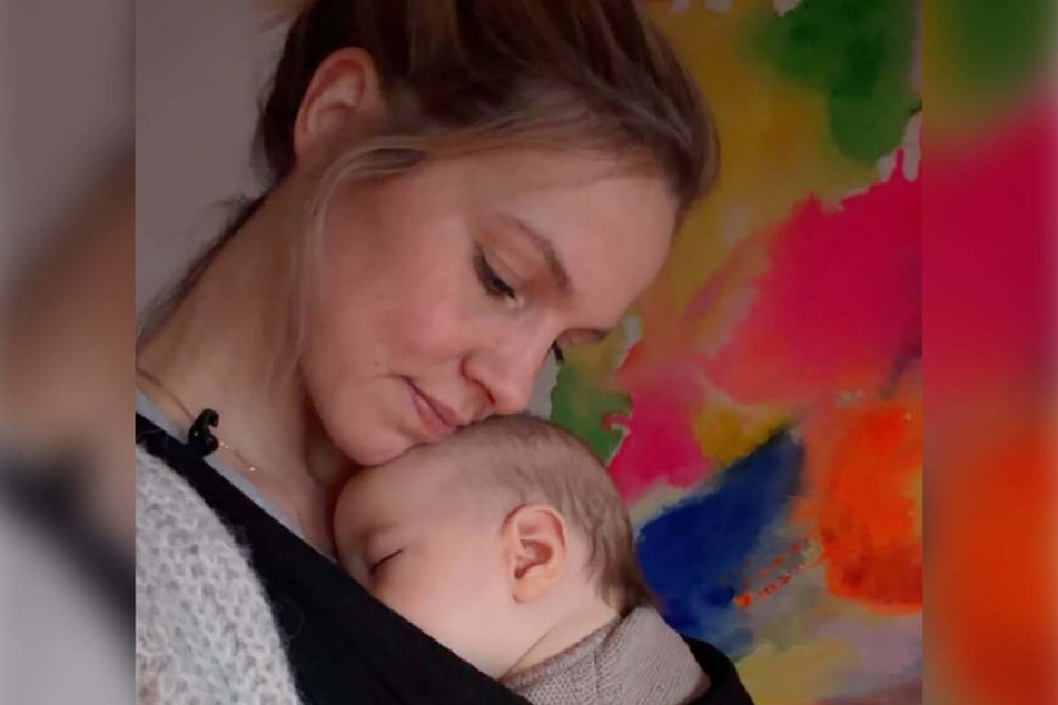 Gemeinsam mit ihrem Mann teilt sich die Vierfach-Mama alles auf.