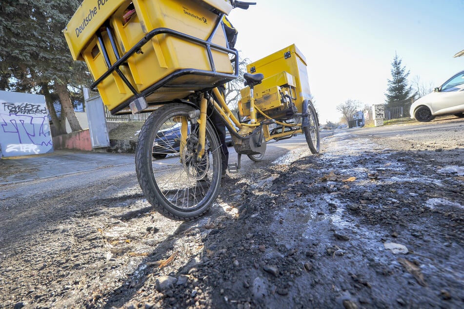 Schlagloch statt glatter Fahrt: CDU/FDP wollen die Maut-Million nutzen, um die Chemnitzer Straßen nach dem Winter schneller zu flicken.