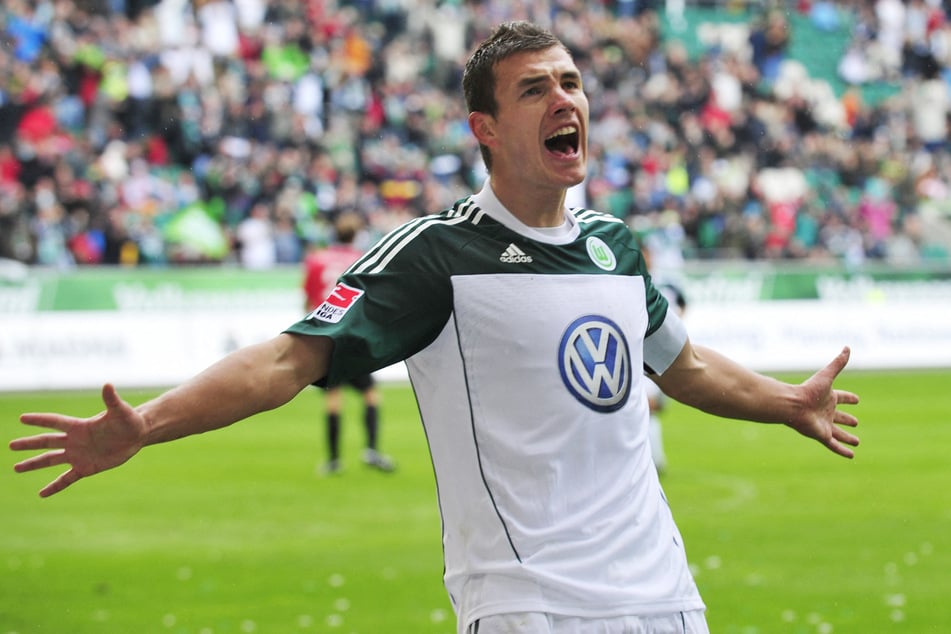 Edin Džeko trug von 2007 bis 2011 das Trikot des VfL Wolfsburg. In der Zeit feierte er die Meisterschaft und holte sich die Torjägerkanone.