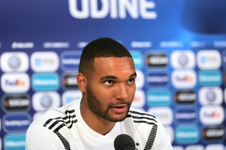 Jonathan Tah (25) will künftig konsequent gegen Hassnachrichten im Netz vorgehen.