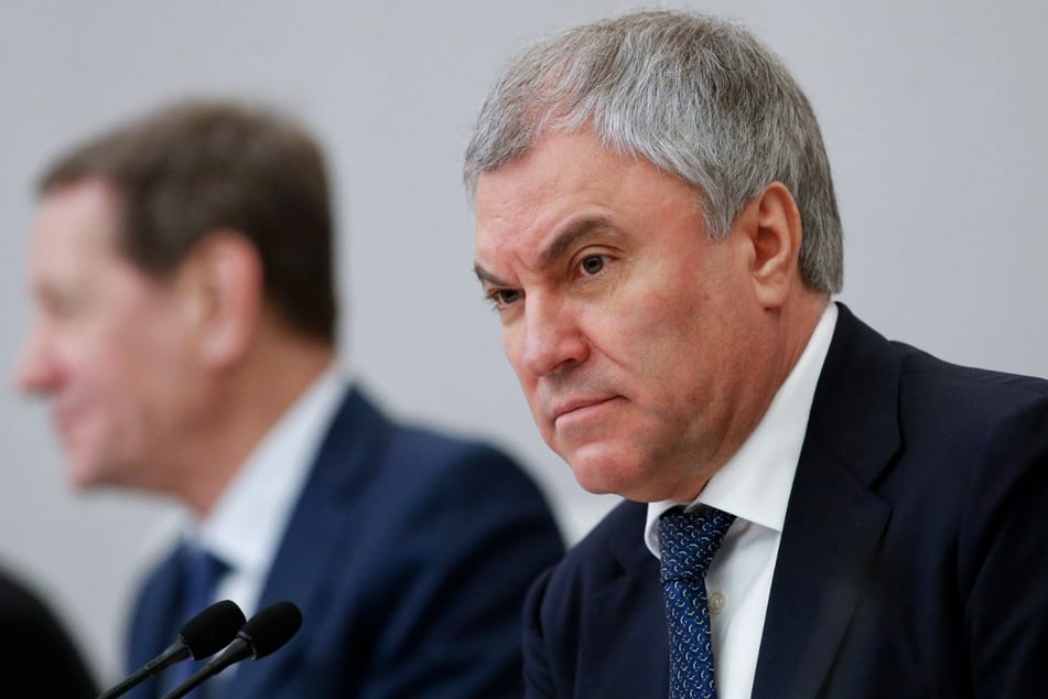 Russlands Parlamentschef Wjatscheslaw Wolodin (61) hat in einer Botschaft an den Bundestag vor einer Eskalation der Lage gewarnt.