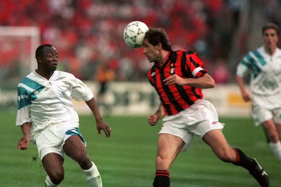 Franco Baresi (heute 66, r.) absolvierte satte 716 Spiele für die AC Mailand, übernahm seinen Klub später auch kurz als Trainer und ist seit 2020 Vize-Präsident. (Archivfoto)