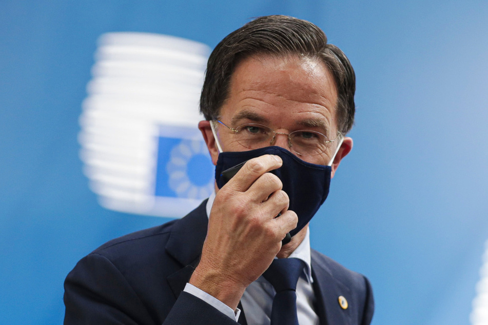 20.07.2020, Belgien, Brüssel: Mark Rutte, Premierminister der Niederlande, trifft zum EU-Gipfel ein. Der Sondergipfel der 27 Staats- und Regierungschefs der Europäischen Union zu dem milliardenschweren Finanzpaket im Kampf gegen die Corona-Krise ist erneut in die Verlängerung gegangen.