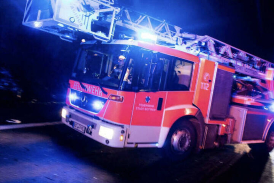 Drama in Hoppegarten: Feuerwehr holt tote Frau aus Brand-Haus