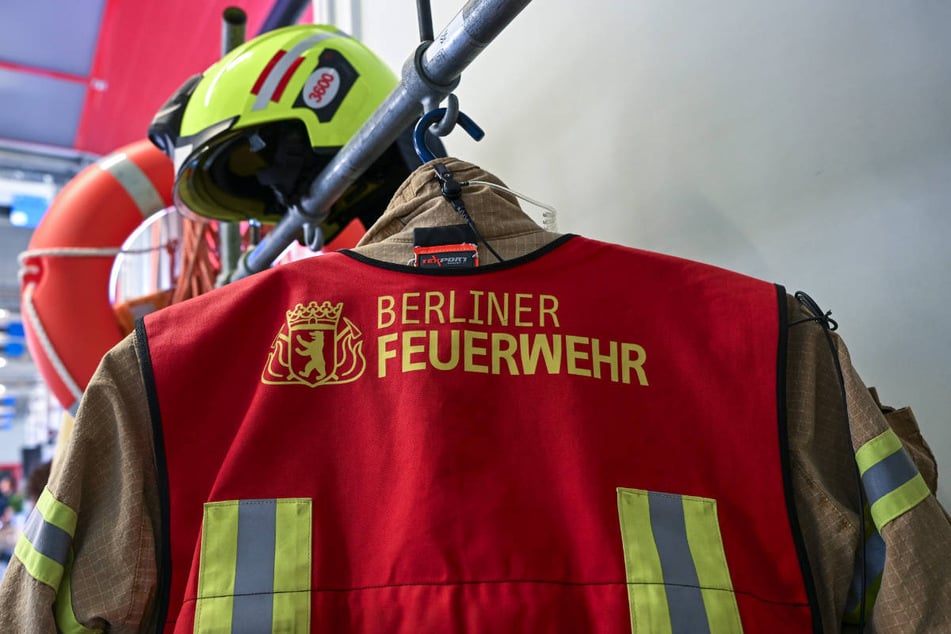 Die Berliner Feuerwehr hat ein arbeitsreiches Hitze-Wochenende hinter sich.