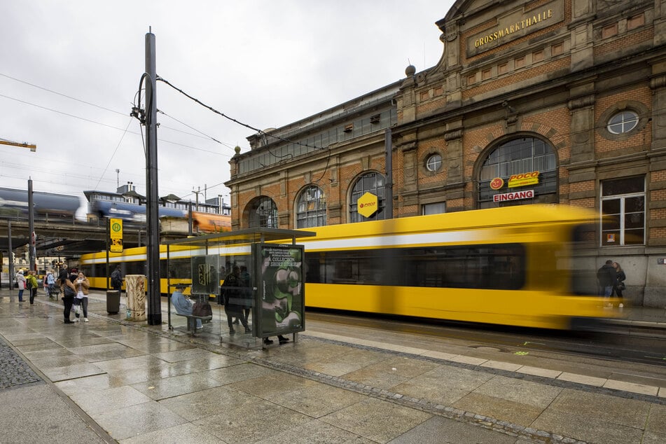 Der Unfall geschah direkt an der Haltestelle Bahnhof Mitte. (Archivbild)