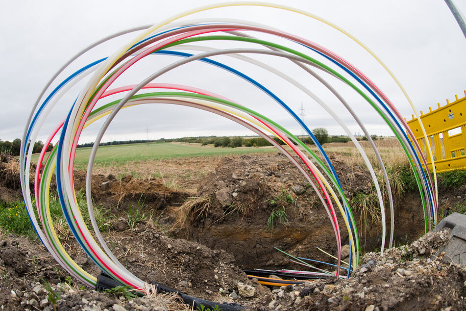 Bis Mitte 2020 soll die Hälfte aller Haushalte in Deutschland über Gigabit-fähige Anschlüsse verfügen (Archivbild).