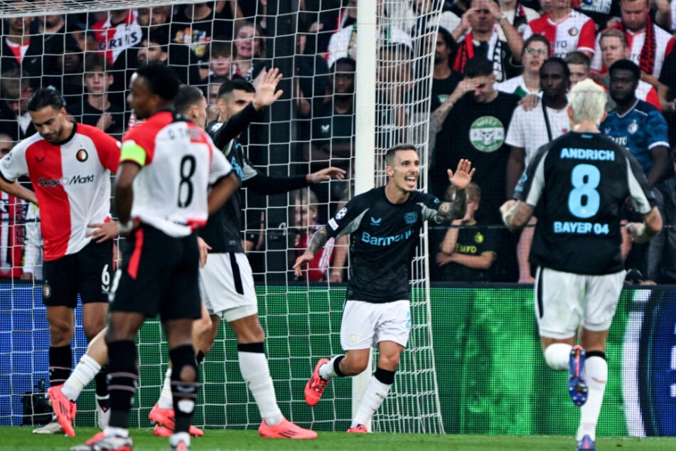 Auch Alejandro Grimaldo (28) trug sich mit seinem Tor zum 2:0 in die Torschützenliste ein.