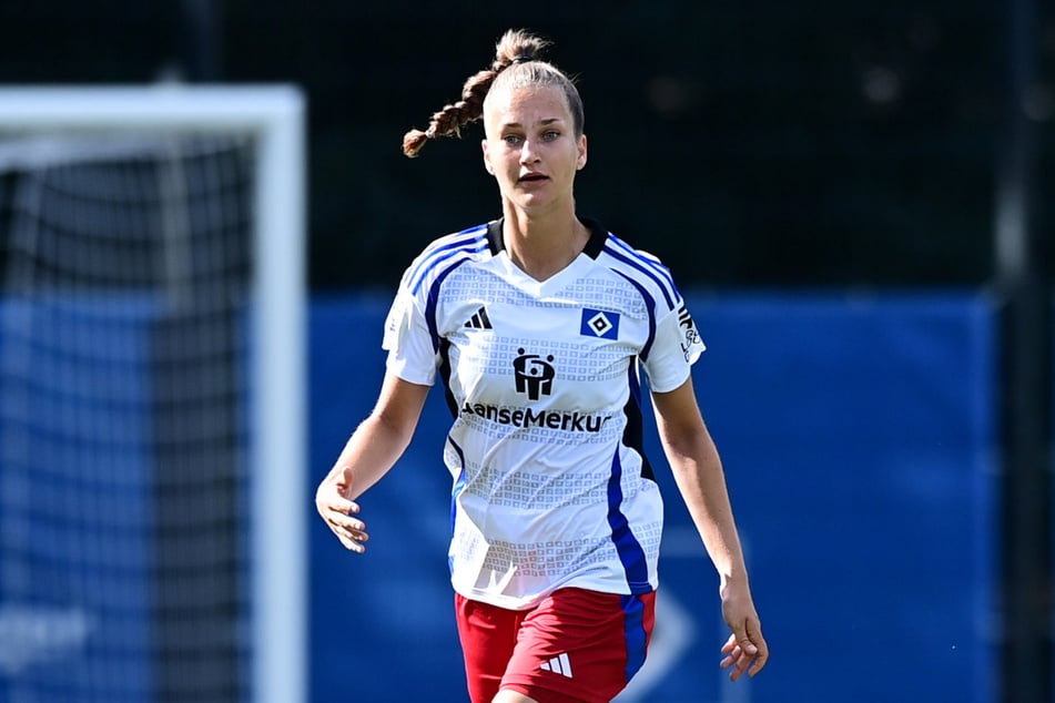 HSV-Verteidigerin Emilia Hirche (21) spielt mit ihren Teamkolleginnen am heutigen Mittwochabend das DFB-Pokal-Viertelfinale gegen Borussia Mönchengladbach im Volksparkstadion. (Archivfoto)