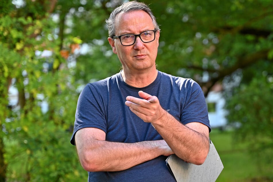 Kann die Schwimmhalle zeitnah saniert werden? Sportbürgermeister Jan Donhauser (57, CDU) muss Gelder auftreiben.