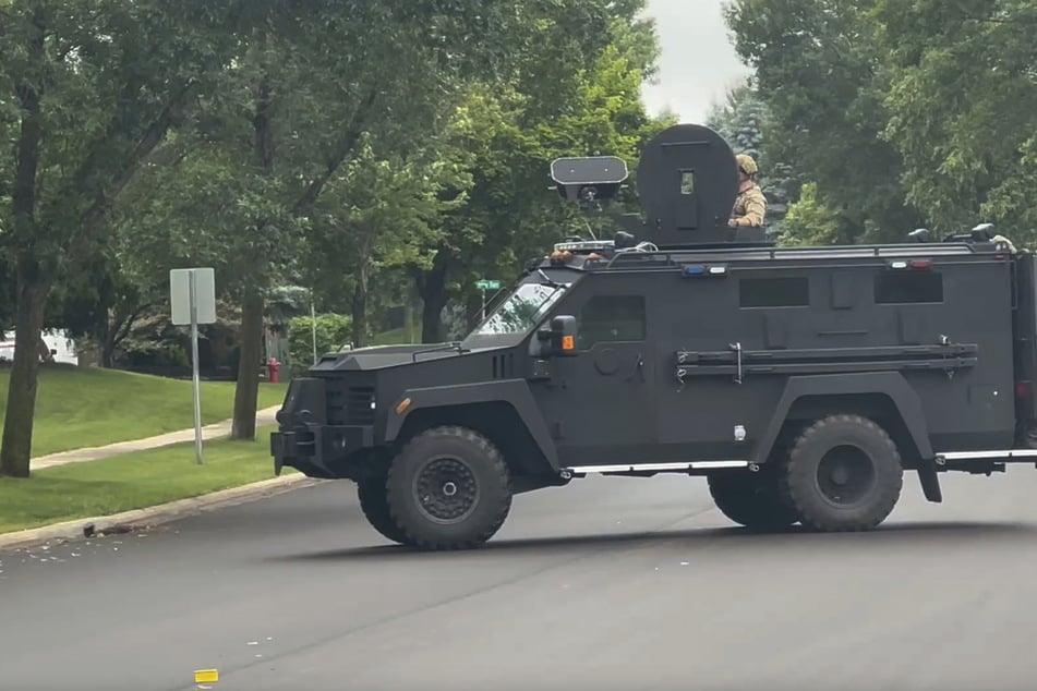 Da der flüchtige Verdächtige noch nicht gefasst ist, wurden die Protestveranstaltungen in Minnesota abgesagt.