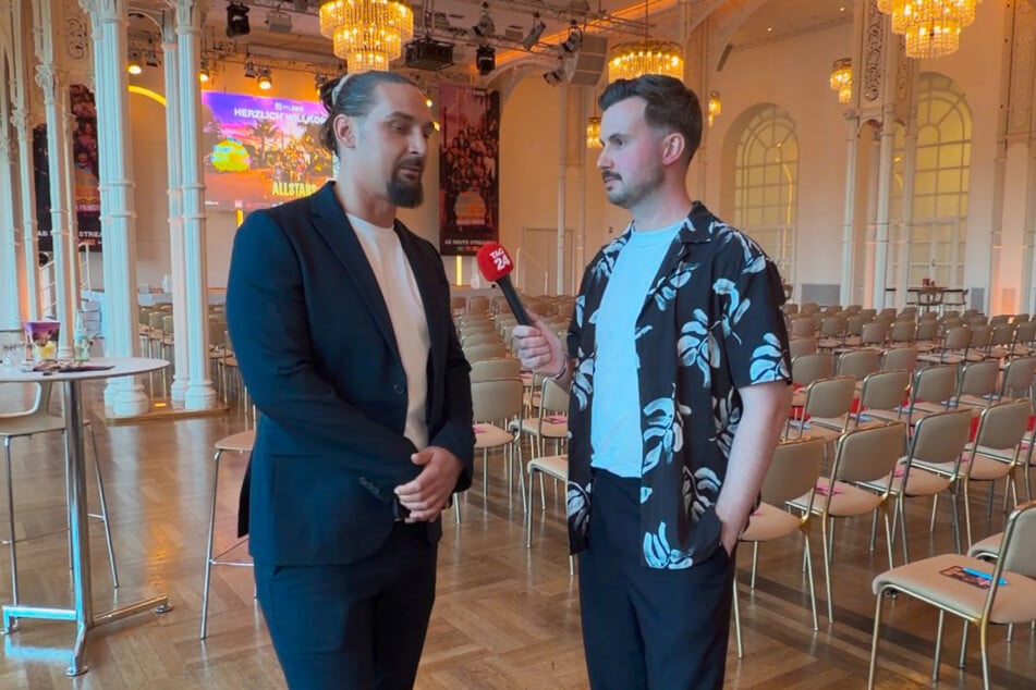 Sah die Sache entspannt: Für Sandy Fähse (41, l.) ist der Zoff mit den Zwillingen im TAG24-Interview längst abgehakt.