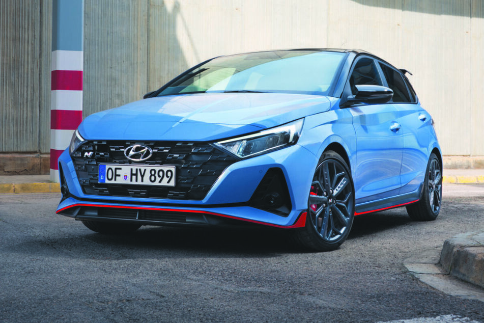 Hyundai i20 N (Hyundai i20 N 1.6 T-GDI 150 kW (204 PS), 6-Gang-Schaltgetriebe: Energieverbrauch kombiniert: 7 l/100 km; CO₂-Emissionen kombiniert: 158 g/km; CO₂-Klasse: F.)