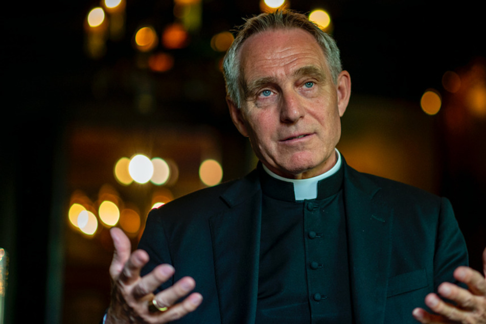 Georg Gänswein (64) hat seine Freistellung im Dienst von Papst Franziskus nach eigenen Worten als Strafe empfunden.