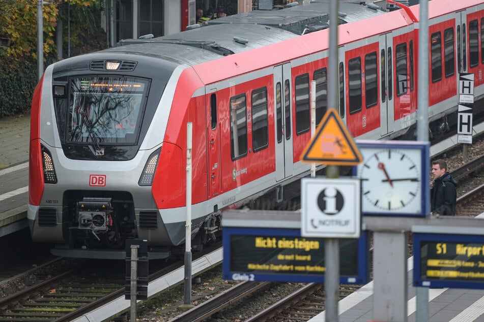 Ab Freitagabend fahren zwischen Wedel und Altona keine Züge mehr. Die Sperrung geht bis zum Betriebsende am Sonntag.