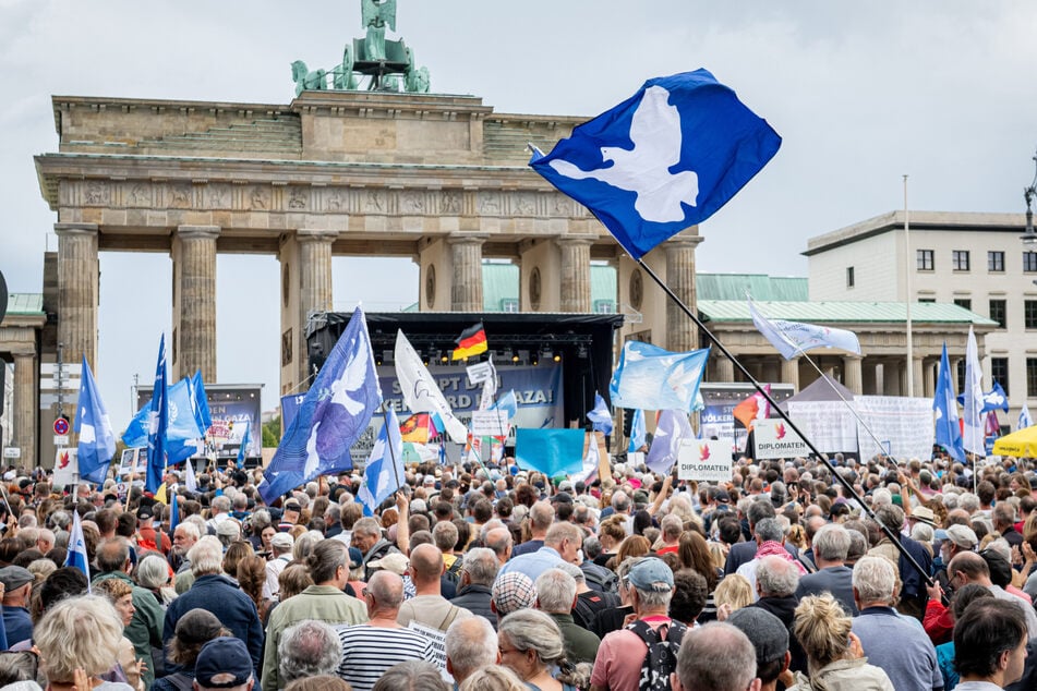 Erwartet wurden 14.000 Teilnehmer. Die Polizei spricht von mindestens 12.000 Demonstrierenden.