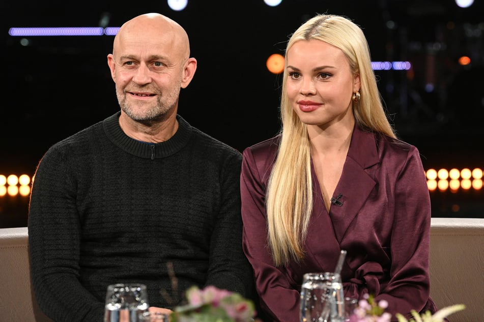 Gemeinsam war er mit Schauspielerin Lea Zoë Voss (29) in der Show zu Gast.