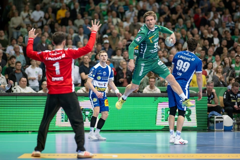 Der Nationalspieler sendete dabei vor Spielbeginn ein starkes Signal: Semper bleibt dem SC DHfK Leipzig bis 2030 erhalten! Der 28-Jährige unterzeichnete vergangene Woche einen ligaunabhängigen Vertrag. (Archiv)