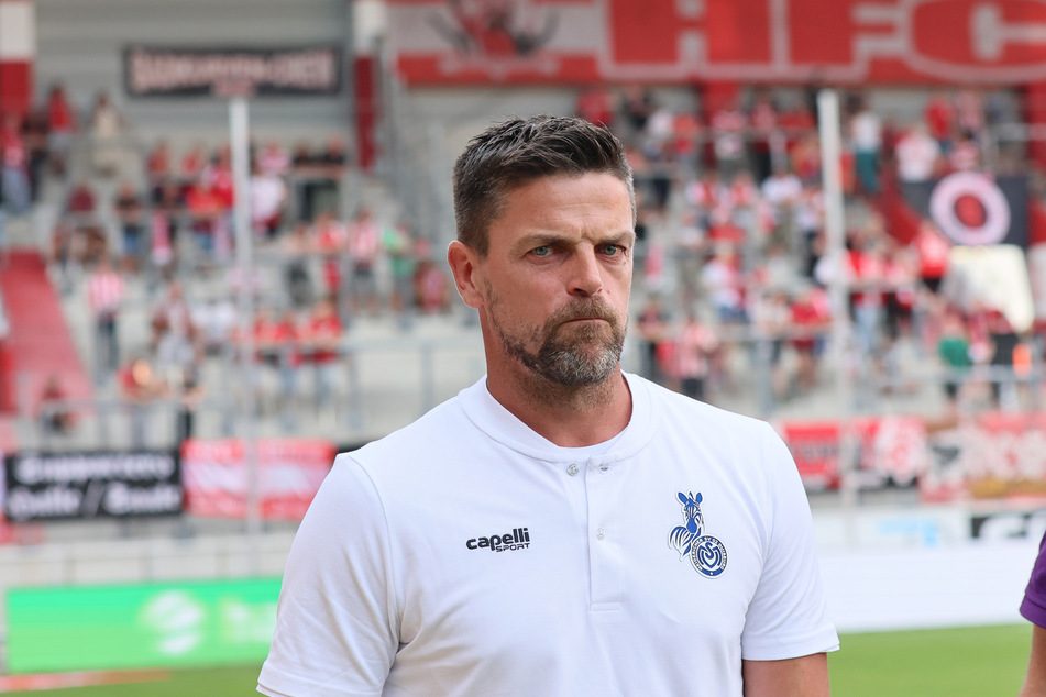 Der MSV Duisburg entbindet Chefcoach Torsten Ziegner (45) von seinen Aufgaben.