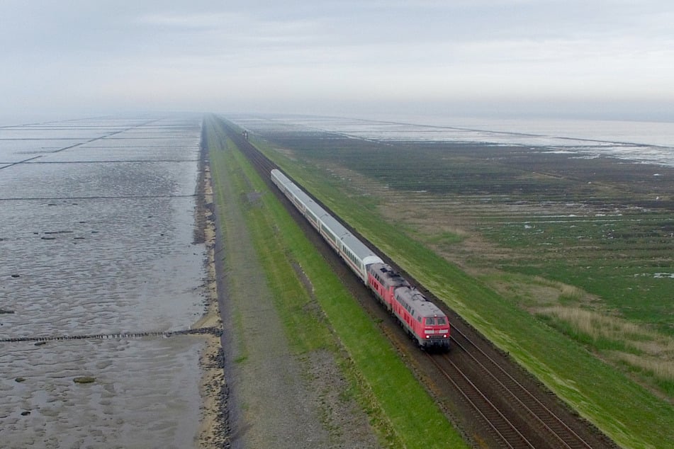 Zum 100. Jubiläum: Warum Sylt einen neuen Namen für den Bahndamm will